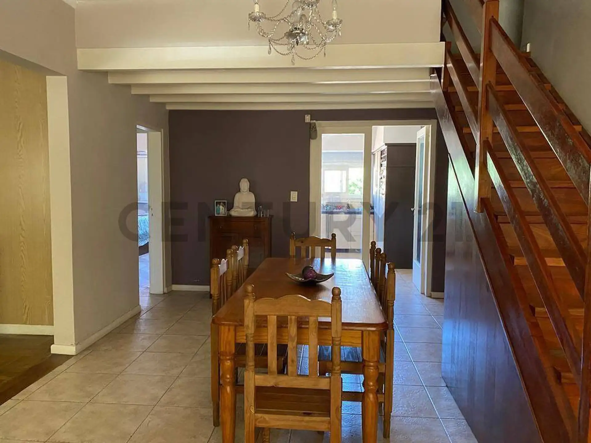 CASA DE 4 AMBIENTES CON PILETA, GARAJE PASANTE Y APTO CREDITO