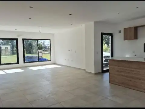 Casa en Venta en Pilar Del Este - Santa Elisa, USD 215.000