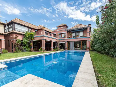 Exclusiva Casa de Categoría. 7 Ambientes, 5 Suites. Jardín, Pileta, Cocheras. Las Caletas - Nordelta