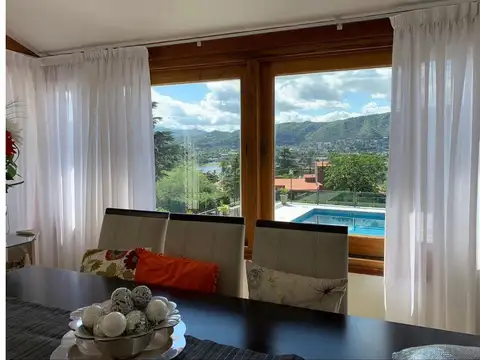 ESPECTACULAR CASA VISTA AL LAGO/CÓRDOBA