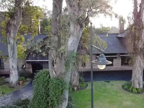 Casa en Venta con 1 cochera