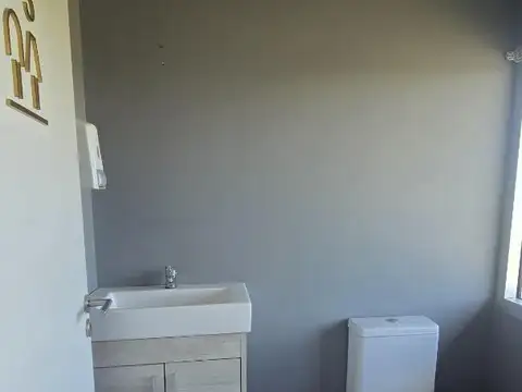 Oficina en Alquiler en Benavidez, USD 1.150