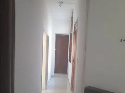 Oficina 6 ambientes con 2 baños