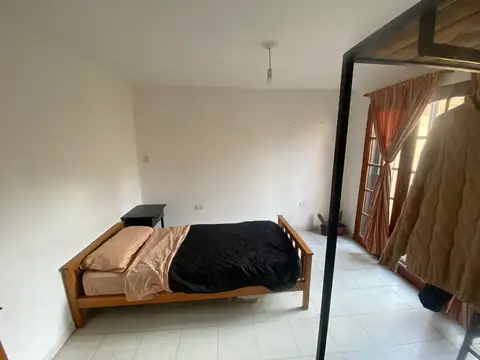 VENTA CASA 2 DORMITORIOS PATIO Y COCHERA  AYACUCHO