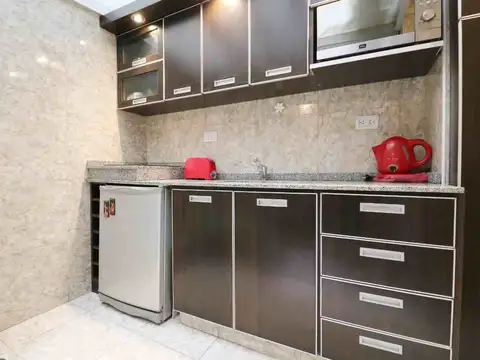 VENTA MONOAMBIENTE  CON PATIO IMPECABLE  lumino