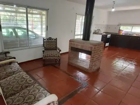 Casa 3 ambientes con 1 baño