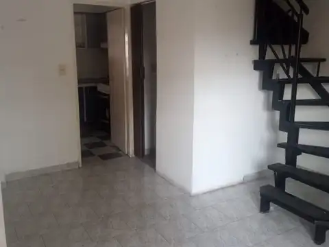 Depto Tipo Casa en Venta en Olivos, USD 150.000