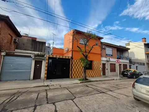 VENTA PH AL FRENTE TERRAZA PARRILLA MONTE CASTRO