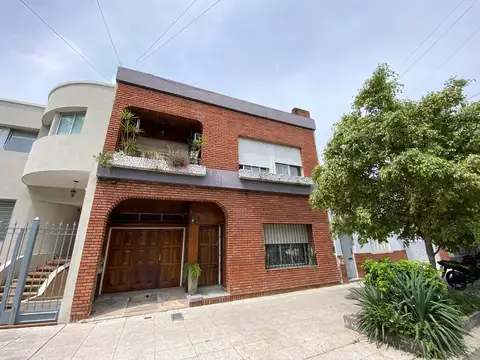 Venta Casa 4 amb con cochera doble