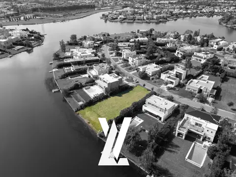 Terreno al Lago en  Barrio San Francisco en Isla Central, Oportunidad 