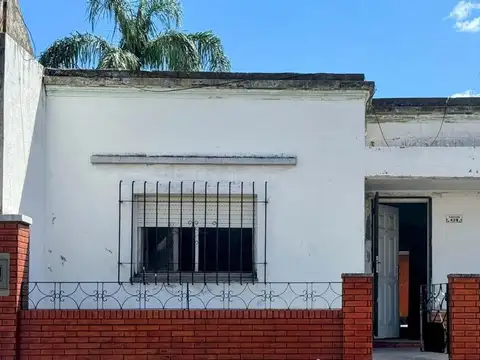VENTA CASA 4 AMB A REFACCIONAR EN ZARATE CAMPANA
