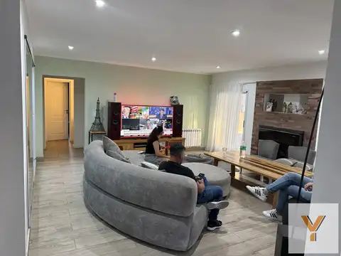 Casa 6 ambientes con 3 baños