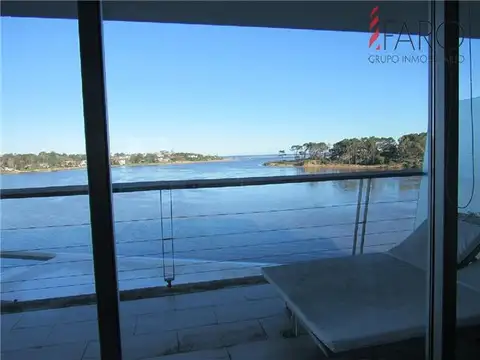 Apartamento en La Barra 4 dormitorios y servicio