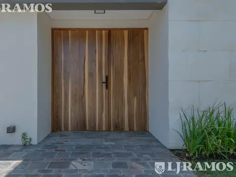 Casa en Alquiler al Oeste