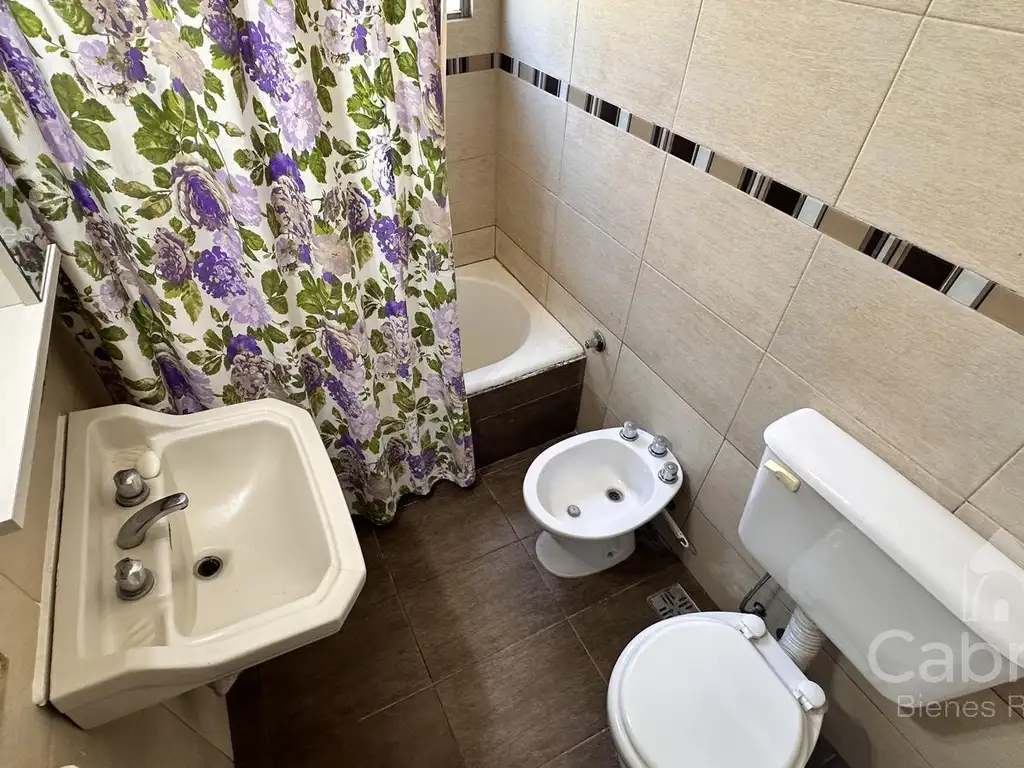 Venta de casa 4 Dormitorios en Barrio San Juan, Berazategui. - Foto 34