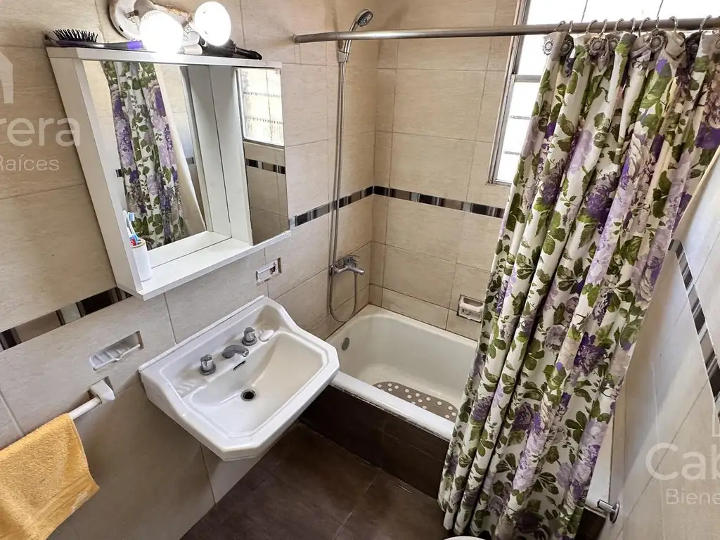Venta de casa 4 Dormitorios en Barrio San Juan, Berazategui. - Foto 35