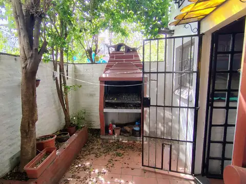 Depto Tipo Casa en Venta con 1 cocheras