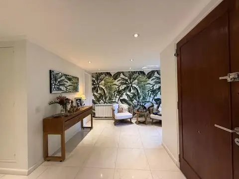 Casa en Venta con 8 cocheras