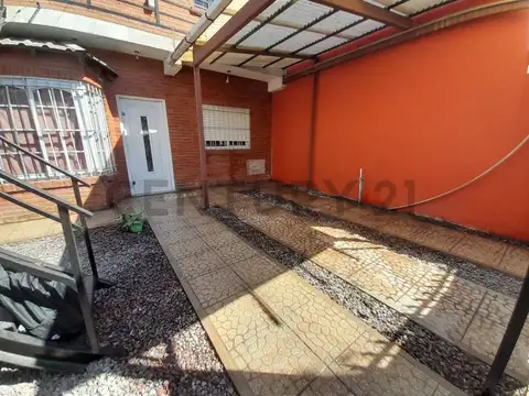 Castro Barros 1200, Piso 0