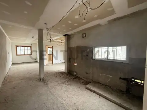 Mentruyt 100, Piso 1