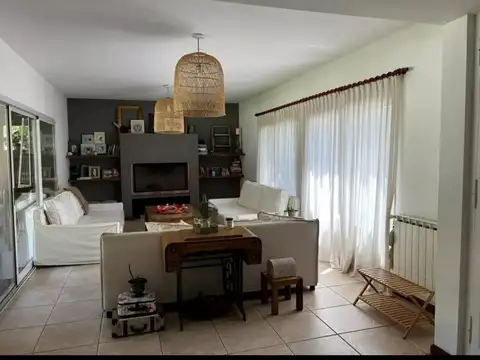 Casa en Alquiler de 3 dormitorios