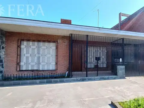 Alquiler de ph de 4 ambientes con jardin, patio y terraza