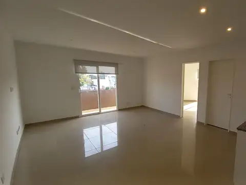 Combet 7700, Piso 2