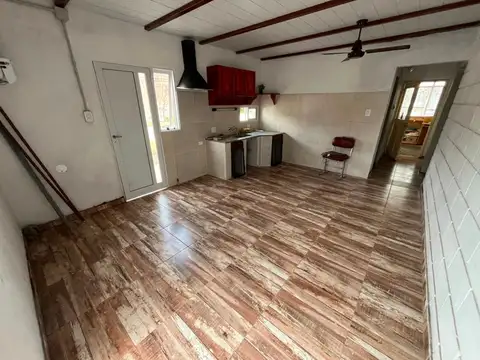 Local en Alquiler en Angelica, $ 900.000