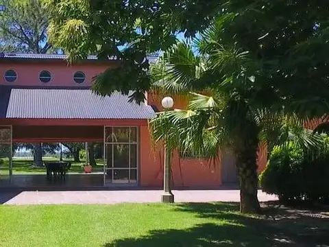 VENTA - Casa 5 dormitorios, sobre la barranca -  Arroyo Seco.