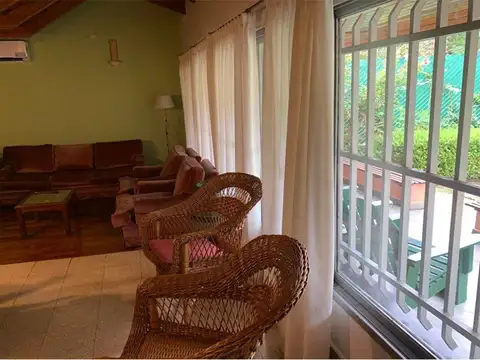 VENTA - Casa 5 dormitorios, sobre la barranca -  Arroyo Seco.