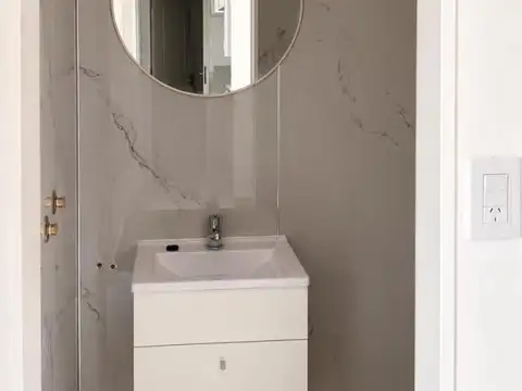 3 AMB al frente, baño y toilette