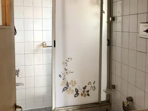 California 2100, Piso 8