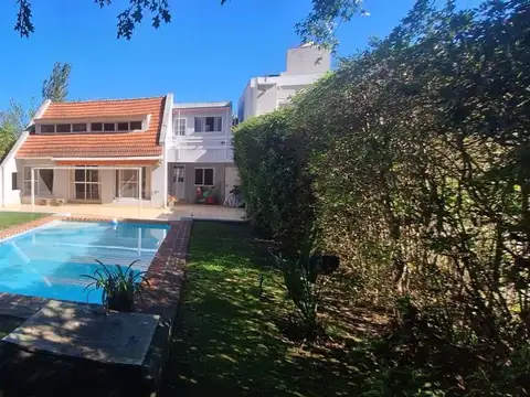 CASA VENTA NAUTICO ESCOBAR C/PILETA A REFACCIONAR