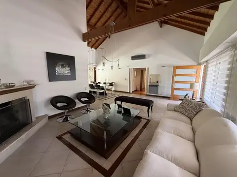 Casa en Venta al Oeste