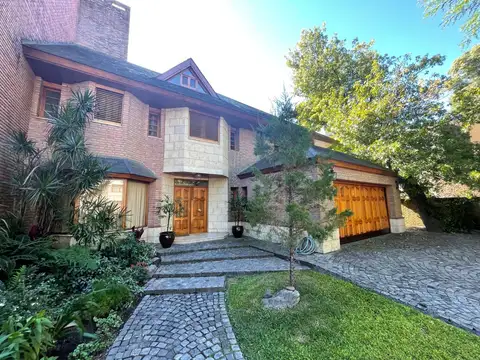 CASA EN VENTA EN MARTINEZ