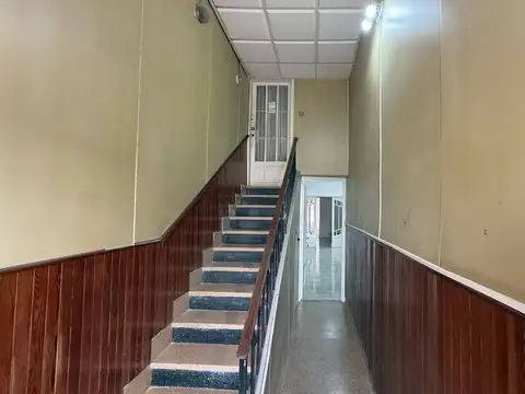 Oficina 4 ambientes con 1 baño