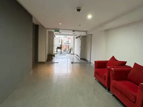 Carbone 3800, Piso 2