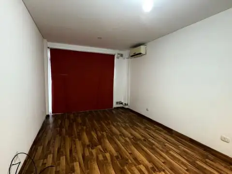 Carbone 3800, Piso 2