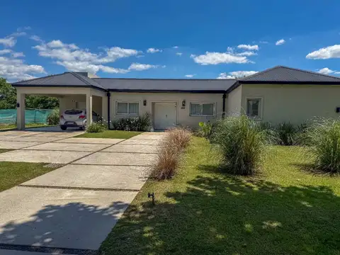 Casa en Venta con 2 cocheras