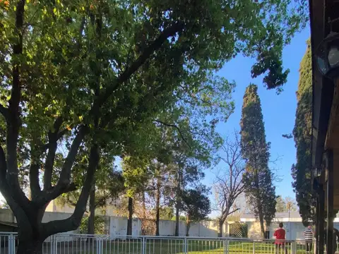 QUINTA CON PILETA EN BOSQUES U$S 160.000 - ESCUCHA PROPUESTA