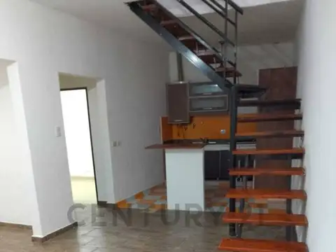 Depto Tipo Casa 4 ambientes con 2 baños