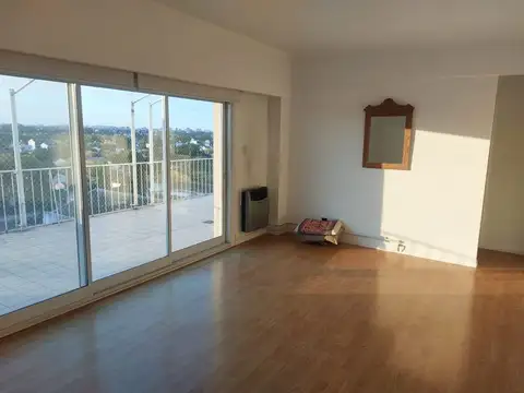 EXCELENTE SEMIPISO 2 AMB.  VISTA PANORAMICA CON BALCON ATERRAZADO ( 8.66 x 3) CON PARRILLA