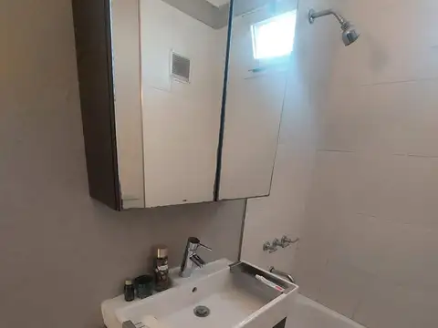 EXCELENTE SEMIPISO 2 AMB.  VISTA PANORAMICA CON BALCON ATERRAZADO ( 8.66 x 3) CON PARRILLA