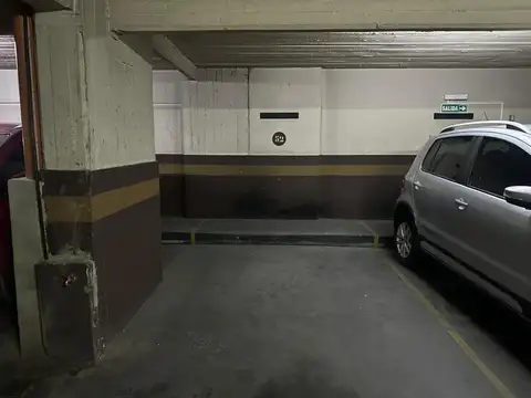 COCHERA CUBIERTA  UF 52 EXCELENTE UBICACION MICROCENTRO