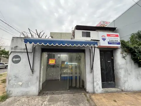 VENTA- CASA EN BLOCK CON LOCALES- CIUDADELA