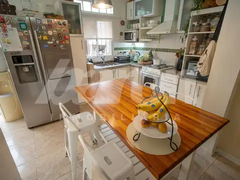 Depto Tipo Casa 4 ambientes con 2 baños