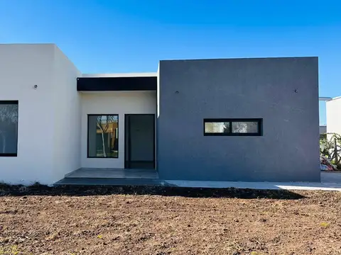 Casa A Estrenar en Venta 4 Amb | San Ramón Pilar del Este | VCO Propiedades