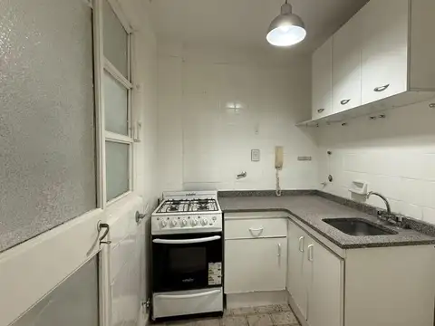 2 amb en P/BAJA con patio propio  refaccionados-  RECOLETA