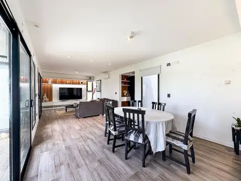 Casa 7 ambientes con 4 baños
