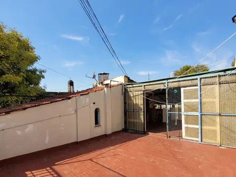 Casa 6 ambientes con 4 baños